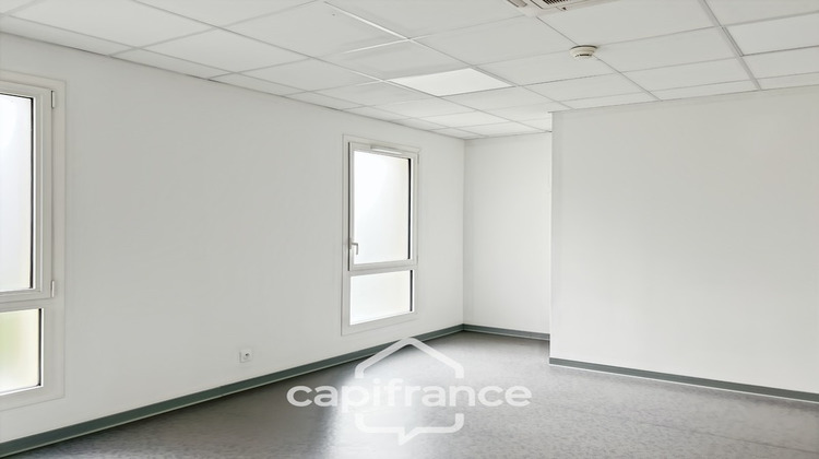Ma-Cabane - Location Local commercial CASTELCULIER, 30 m²