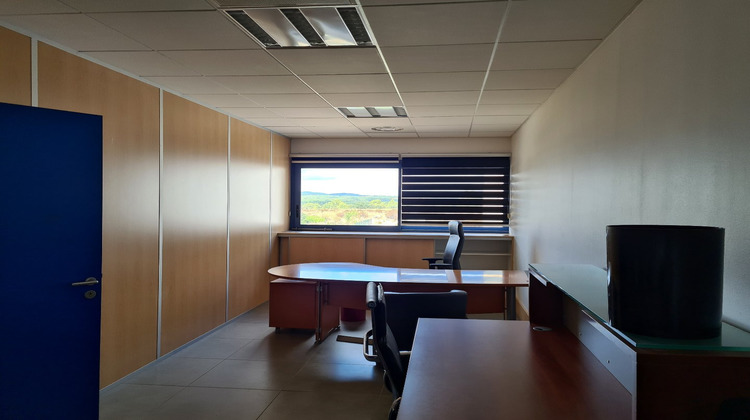 Ma-Cabane - Location Local commercial CASTRIES, 42 m²