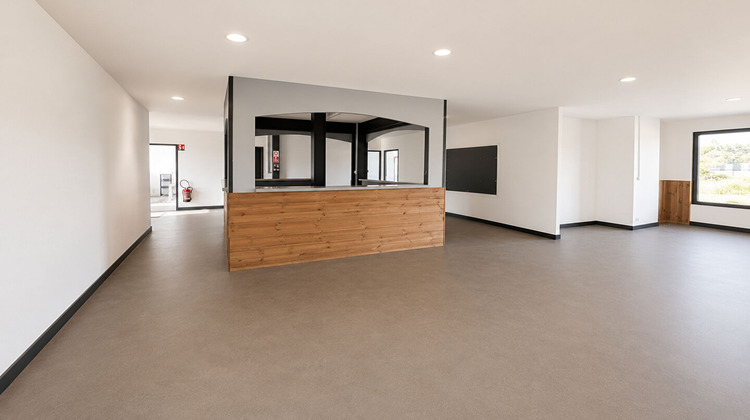 Ma-Cabane - Location Local commercial CAVIGNAC, 204 m²