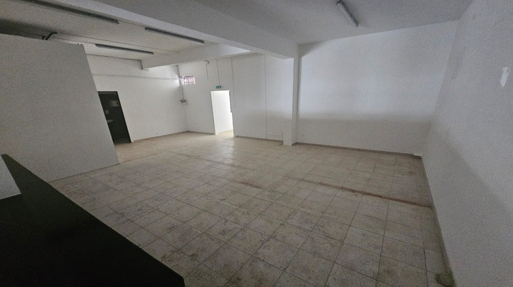 Ma-Cabane - Location Local commercial Cayenne, 110 m²