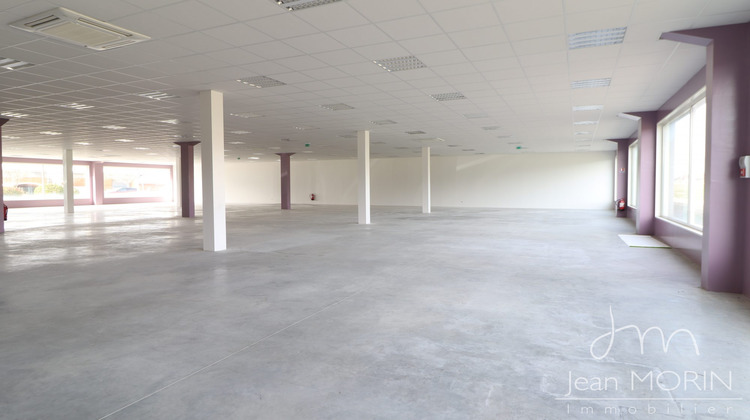 Ma-Cabane - Location Local commercial Chabeuil, 720 m²