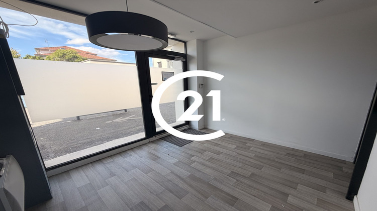 Ma-Cabane - Location Local commercial Chabeuil, 45 m²