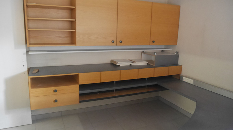 Ma-Cabane - Location Local commercial CHALLANS, 390 m²