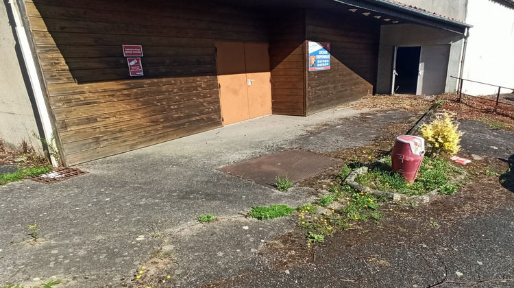 Ma-Cabane - Location Local commercial Chalus, 1650 m²