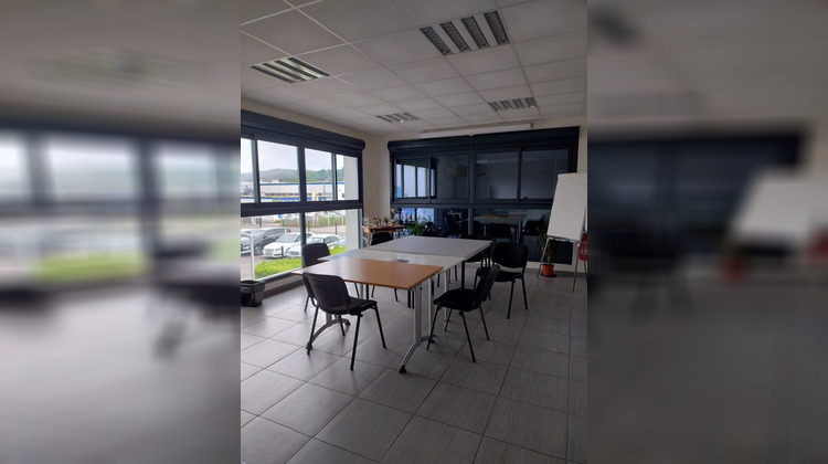 Ma-Cabane - Location Local commercial CHAMBERY, 155 m²