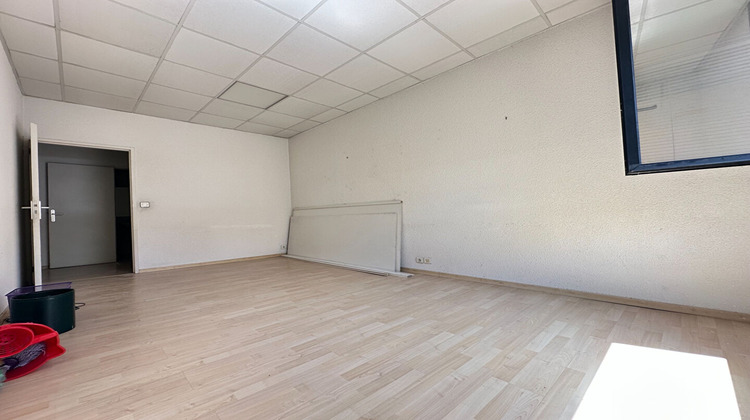 Ma-Cabane - Location Local commercial CHAMBERY, 93 m²