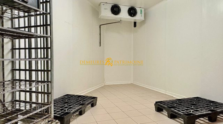 Ma-Cabane - Location Local commercial Champniers, 154 m²