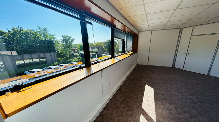 Ma-Cabane - Location Local commercial CHAMPS-SUR-MARNE, 210 m²