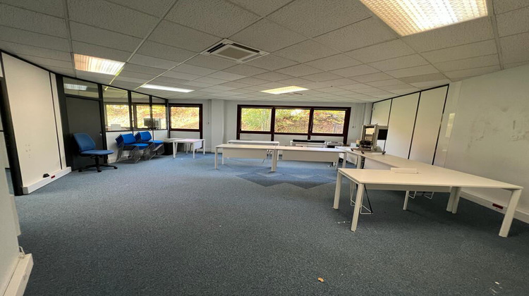 Ma-Cabane - Location Local commercial CHAMPS-SUR-MARNE, 297 m²