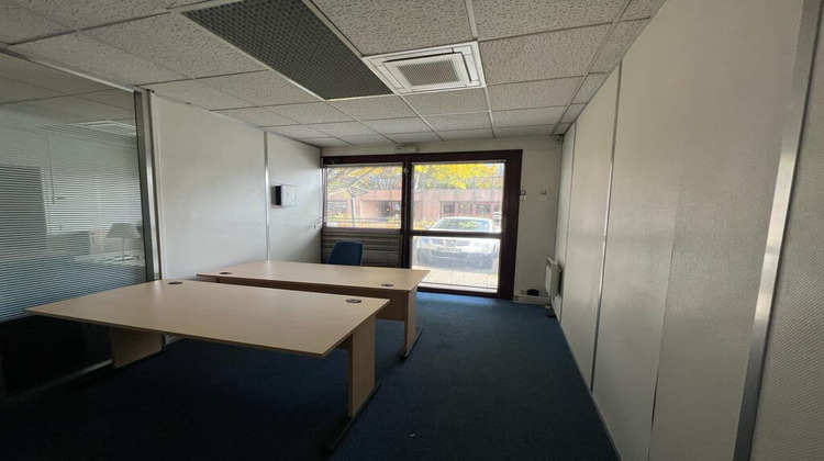 Ma-Cabane - Location Local commercial CHAMPS-SUR-MARNE, 297 m²