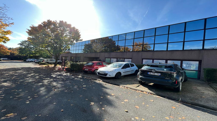 Ma-Cabane - Location Local commercial CHAMPS-SUR-MARNE, 297 m²