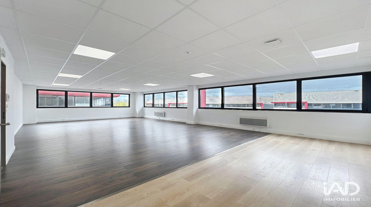 Ma-Cabane - Location Local commercial Chanteloup-en-Brie, 270 m²