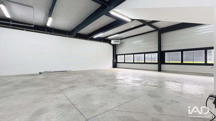 Ma-Cabane - Location Local commercial Chanteloup-en-Brie, 270 m²