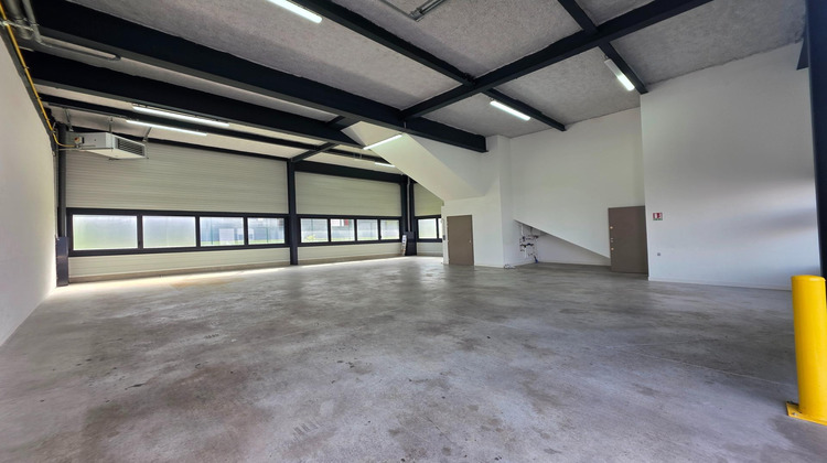Ma-Cabane - Location Local commercial Chanteloup-en-Brie, 190 m²