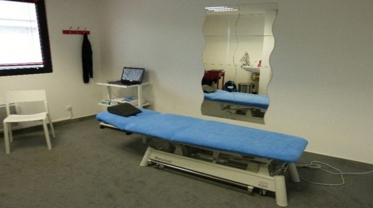 Ma-Cabane - Location Local commercial CHANTEPIE, 71 m²