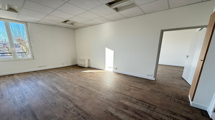 Ma-Cabane - Location Local commercial CHANTILLY, 53 m²