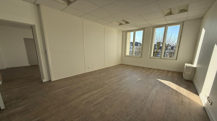 Ma-Cabane - Location Local commercial CHANTILLY, 53 m²