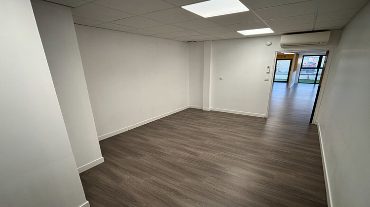 Ma-Cabane - Location Local commercial CHAPONNAY, 0 m²