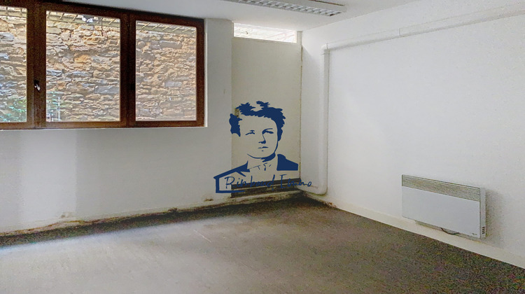 Ma-Cabane - Location Local commercial Charleville-Mézières, 80 m²