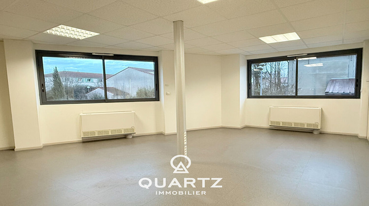 Ma-Cabane - Location Local commercial CHARNAY-LES-MACON, 220 m²