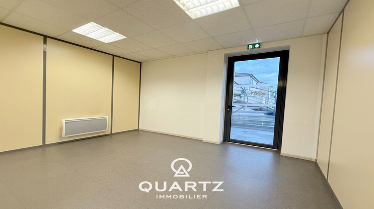 Ma-Cabane - Location Local commercial CHARNAY-LES-MACON, 220 m²