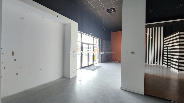 Ma-Cabane - Location Local commercial Chasseneuil-du-Poitou, 650 m²
