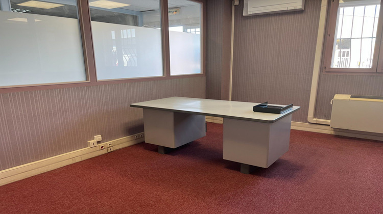 Ma-Cabane - Location Local commercial Chassieu, 20 m²