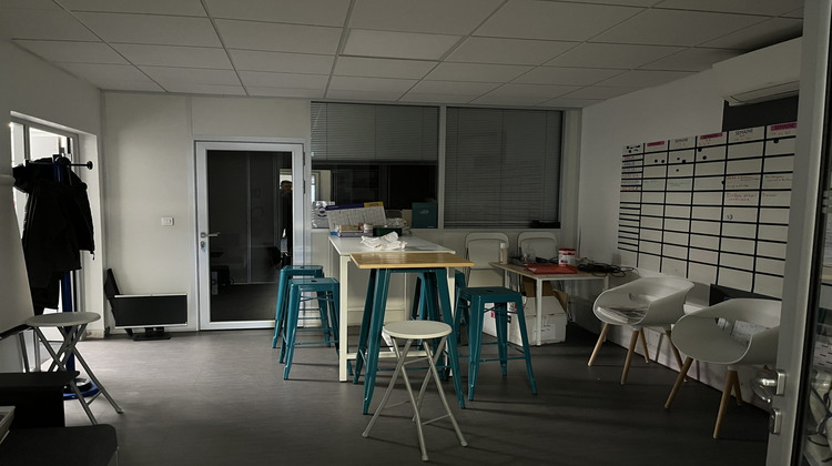 Ma-Cabane - Location Local commercial Chassieu, 310 m²