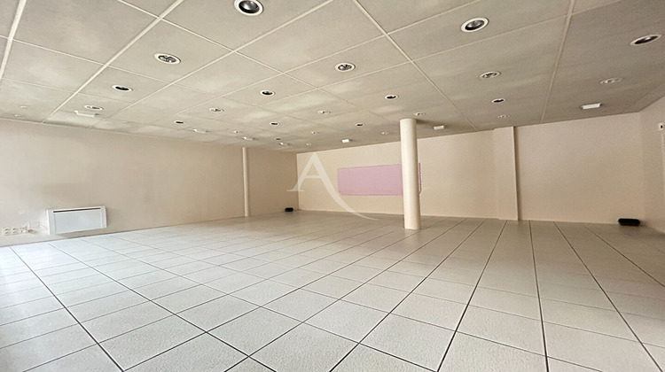 Ma-Cabane - Location Local commercial CHATEAU-GONTIER, 109 m²