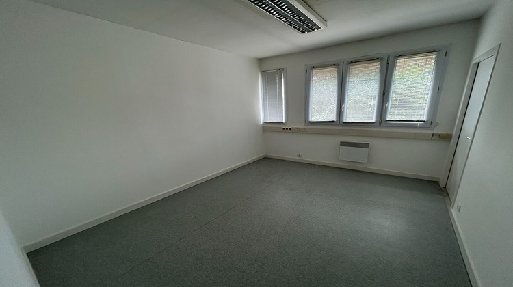 Ma-Cabane - Location Local commercial CHATEAU-GONTIER, 32 m²