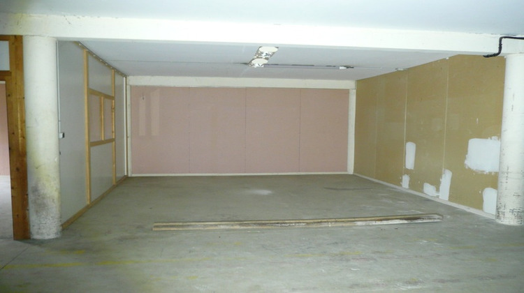 Ma-Cabane - Location Local commercial CHATEAUBERNARD, 199 m²