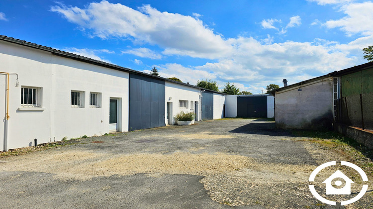 Ma-Cabane - Location Local commercial Châteaubernard, 235 m²