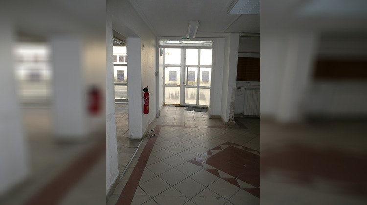 Ma-Cabane - Location Local commercial CHATEAUBERNARD, 740 m²