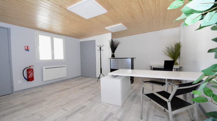 Ma-Cabane - Location Local commercial Châtel-Guyon, 34 m²