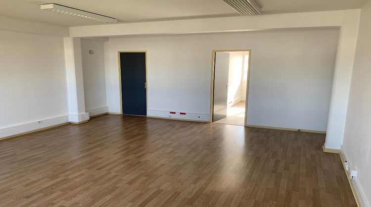Ma-Cabane - Location Local commercial CHATENOY-LE-ROYAL, 135 m²