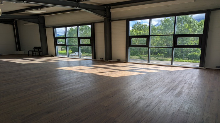 Ma-Cabane - Location Local commercial CHIGNIN, 380 m²