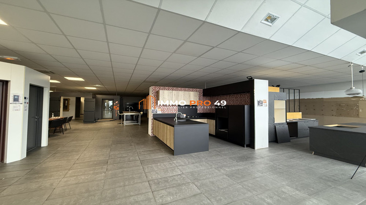 Ma-Cabane - Location Local commercial Cholet, 1100 m²