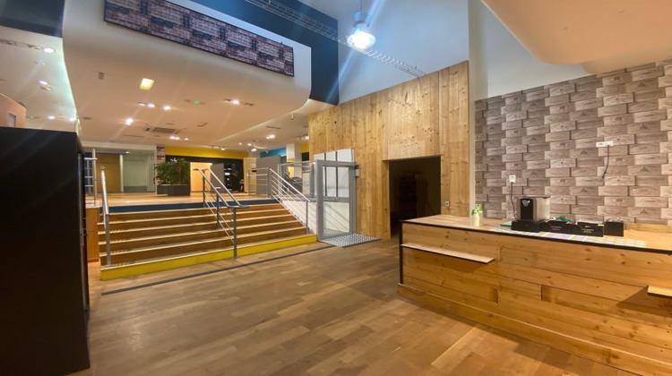 Ma-Cabane - Location Local commercial Cholet, 331 m²