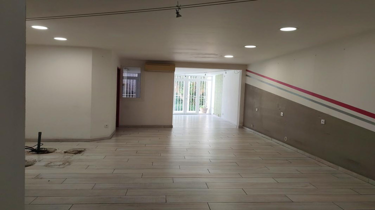 Ma-Cabane - Location Local commercial CLAIRA, 70 m²