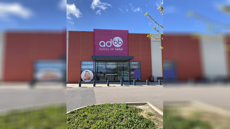 Ma-Cabane - Location Local commercial Claira, 800 m²