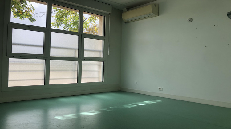 Ma-Cabane - Location Local commercial Cognac, 88 m²