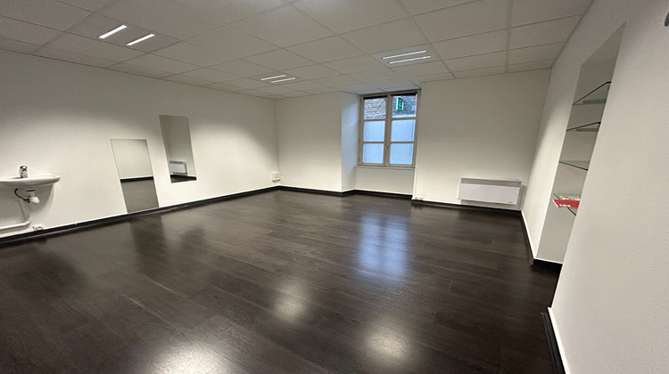 Ma-Cabane - Location Local commercial COMBOURG, 70 m²