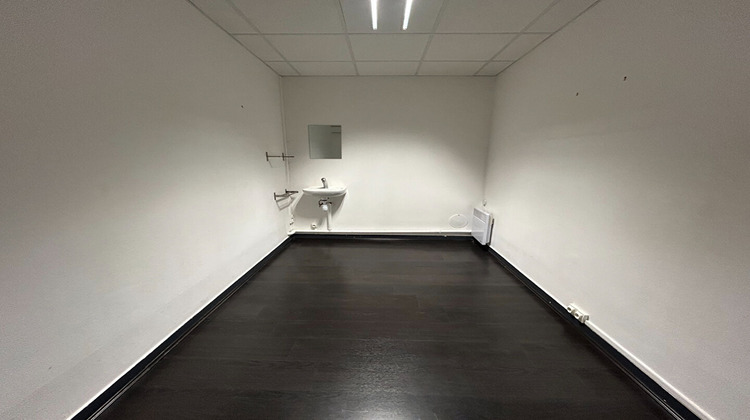 Ma-Cabane - Location Local commercial COMBOURG, 70 m²