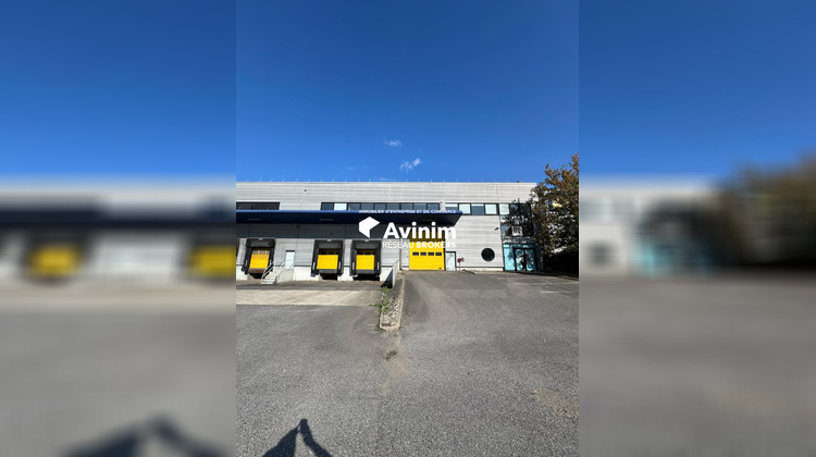 Ma-Cabane - Location Local commercial Combs-la-Ville, 1835 m²