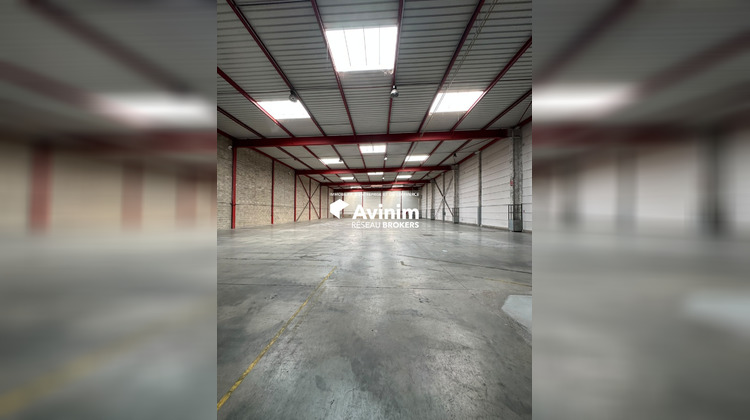 Ma-Cabane - Location Local commercial Combs-la-Ville, 1835 m²