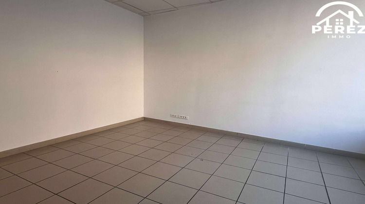 Ma-Cabane - Location Local commercial comines, 44 m²