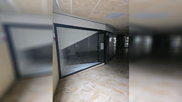 Ma-Cabane - Location Local commercial Compiegne, 0 m²