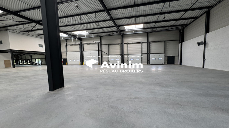 Ma-Cabane - Location Local commercial Corbas, 1772 m²