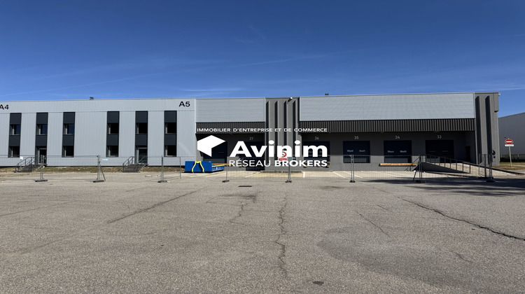 Ma-Cabane - Location Local commercial Corbas, 2444 m²