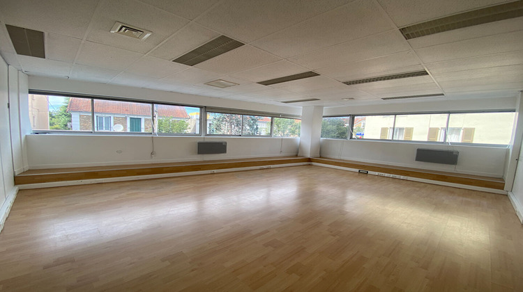 Ma-Cabane - Location Local commercial CORBEIL-ESSONNES, 100 m²